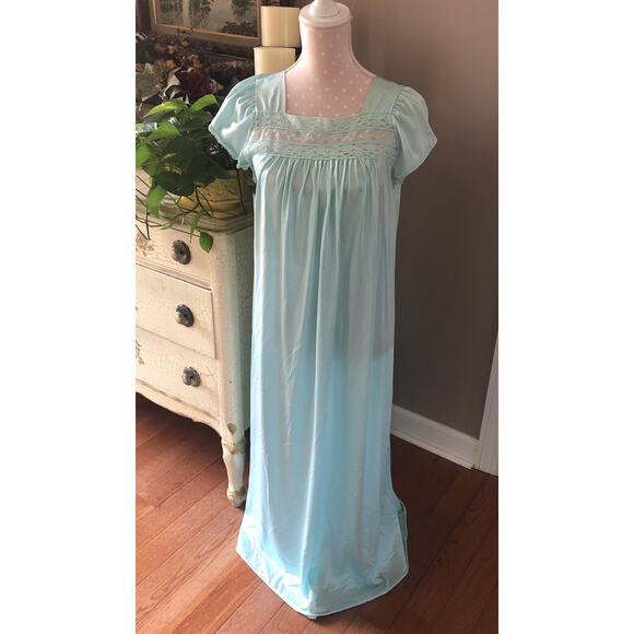 Vintage Vanity Fair Gown Aqua Blue Long Nylon Pink Embroidered Roses Lace Small - Picture 1 of 12